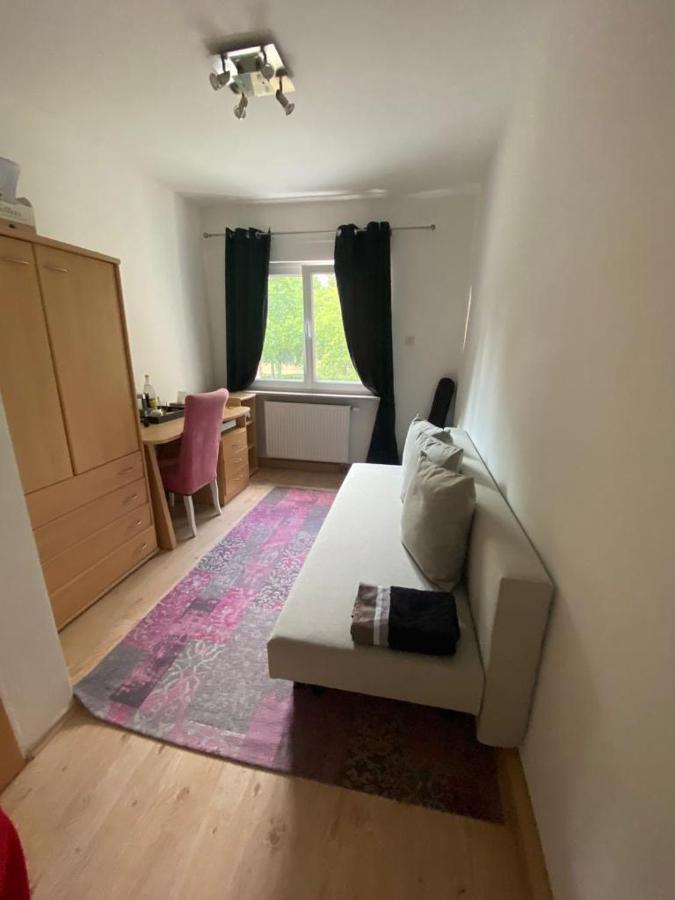 Schoenes Zimmer Im Charmanten Haus ベルリン エクステリア 写真