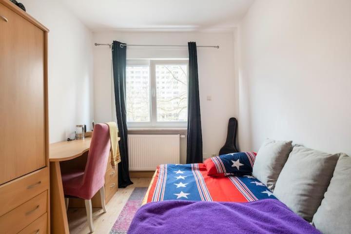 Schoenes Zimmer Im Charmanten Haus ベルリン エクステリア 写真